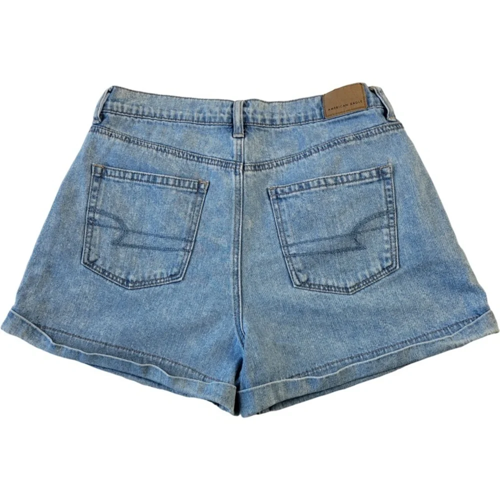 ✅ American Eagle Women's light blue mom shorts size 6